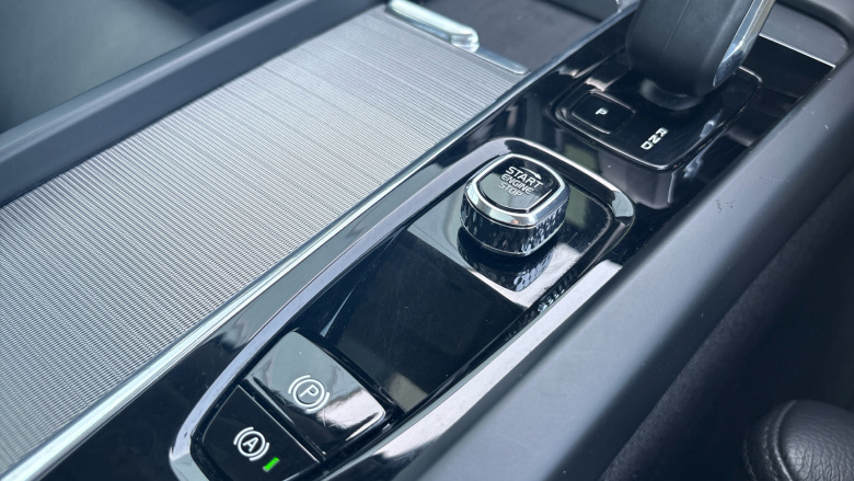 Volvo XC60 2.0 T6 [350] RC PHEV Plus Dark 5dr AWD Geartronic Estate